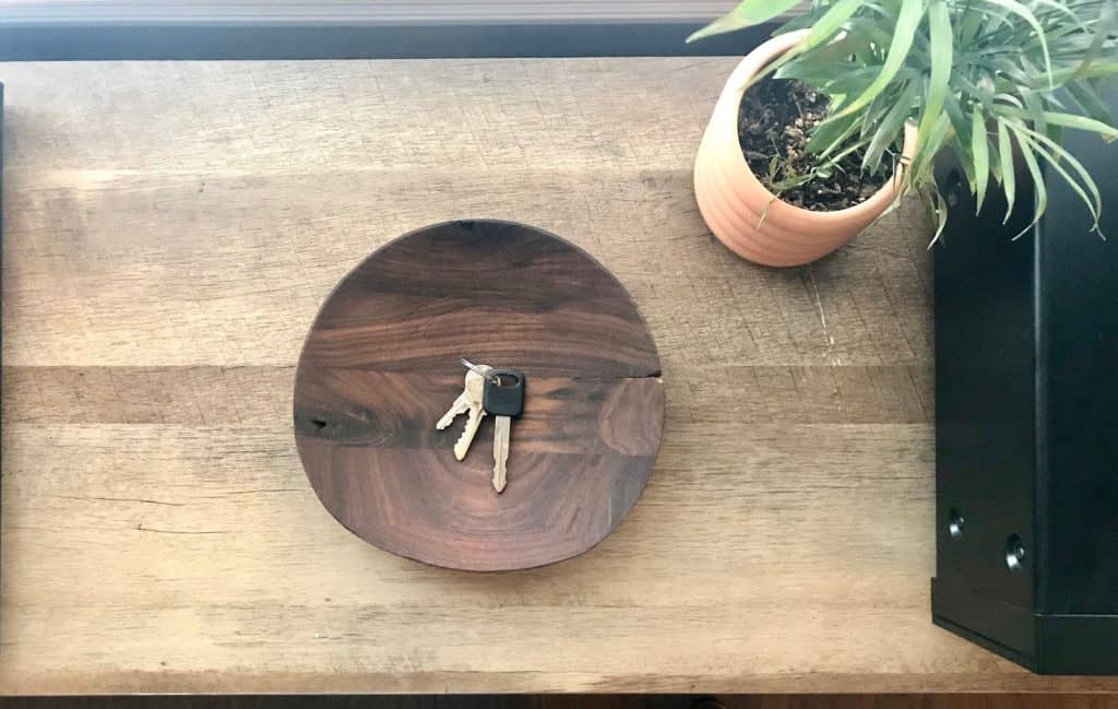 how to organized your nightstand