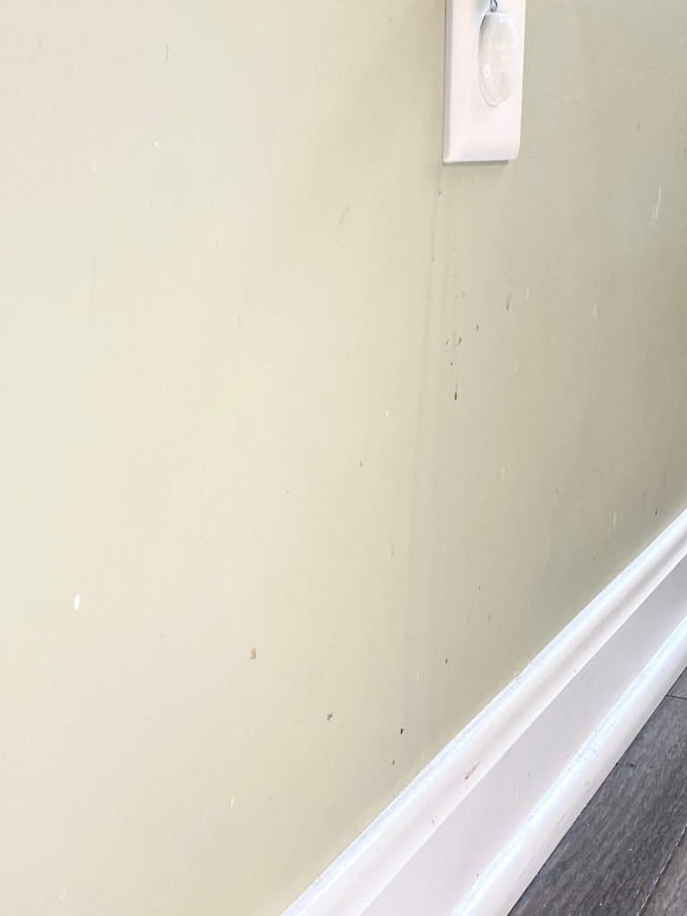 dirty walls splatter