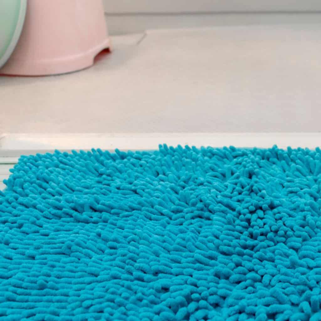 teal microfiber bath mat